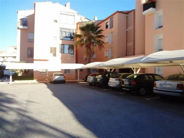 Apartament na środkowym piętrze Nueva Andalucía