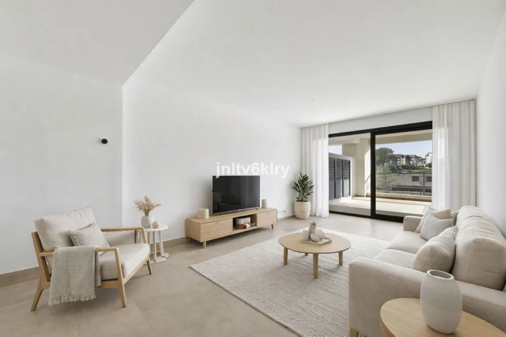 Apartament na środkowym piętrze Casares Playa
