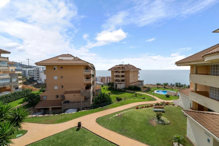 Apartament na środkowym piętrze Fuengirola
