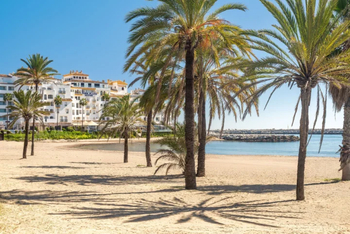Apartament na środkowym piętrze Puerto Banús