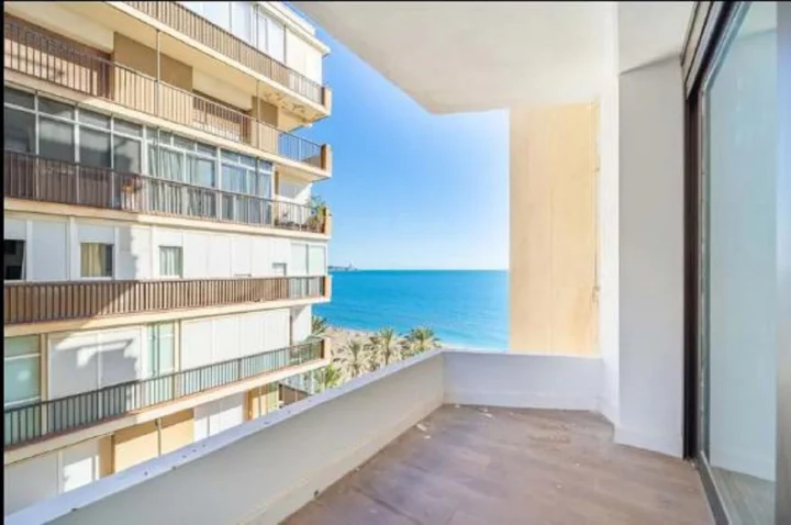 Apartament na środkowym piętrze Málaga Este