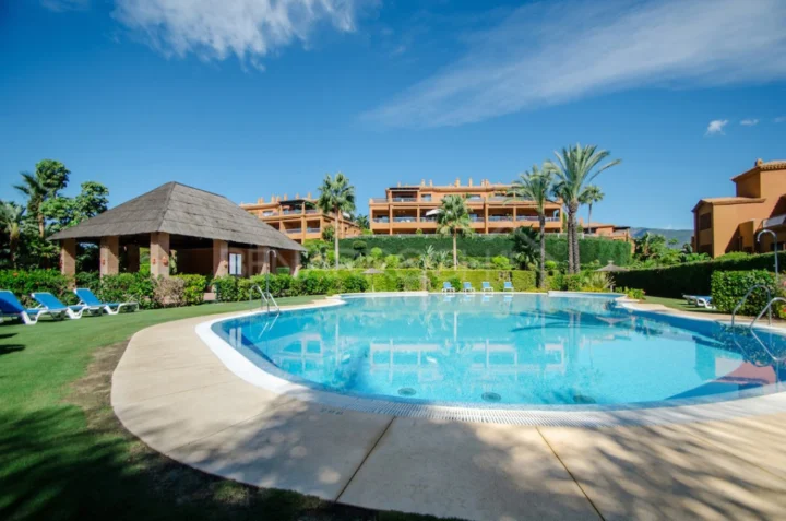 Apartament na środkowym piętrze Estepona