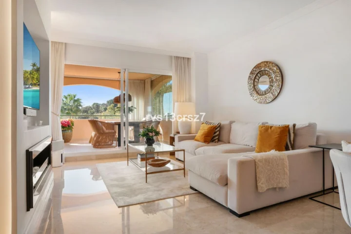 Apartament na środkowym piętrze Elviria