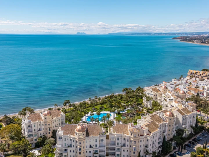Apartament na środkowym piętrze Estepona