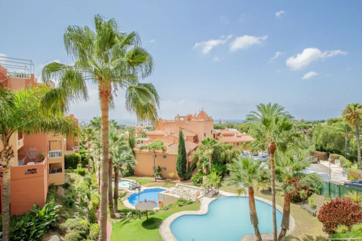 Apartament na środkowym piętrze Reserva de Marbella