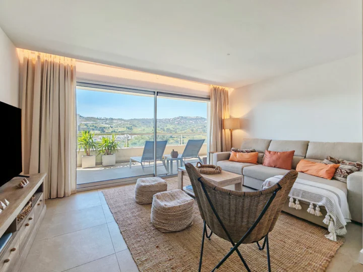 Apartament na środkowym piętrze La Cala Golf