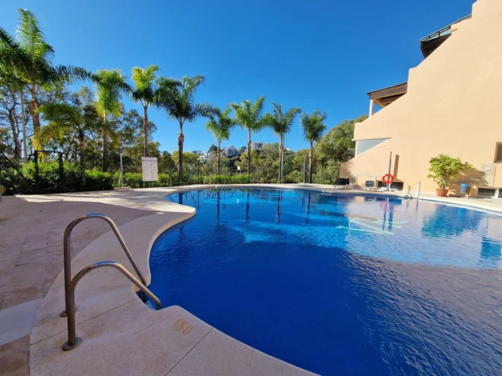Apartament na środkowym piętrze Marbella