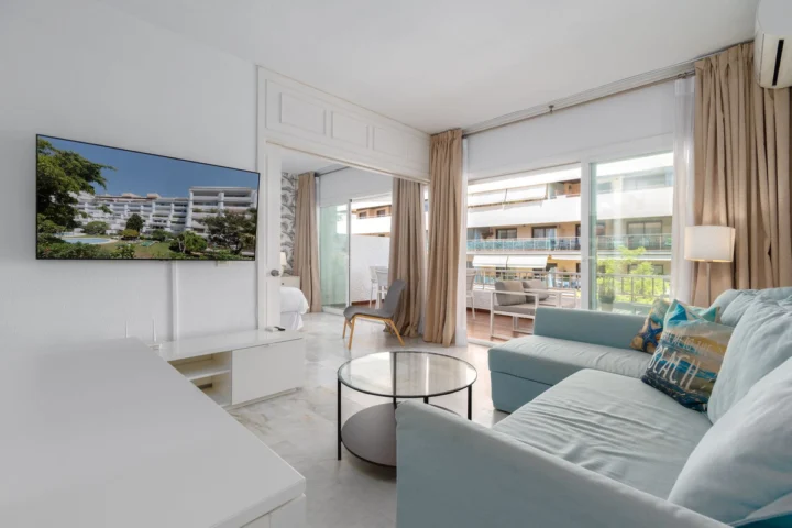 Apartament na środkowym piętrze The Golden Mile