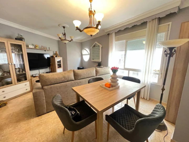 Apartament na środkowym piętrze Estepona