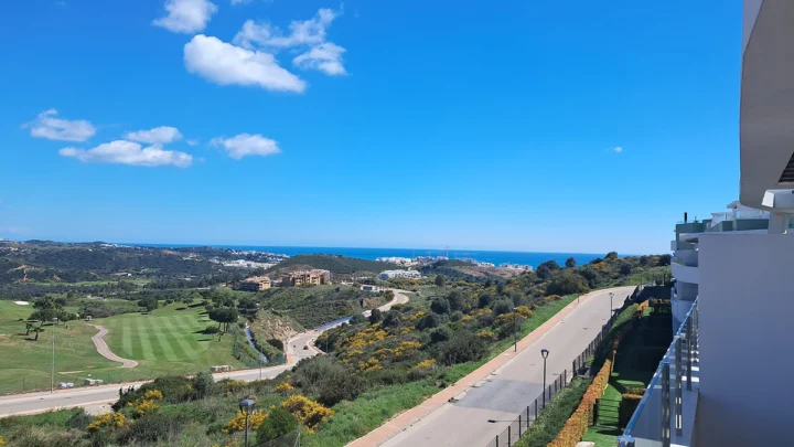 Apartament na środkowym piętrze Calanova Golf