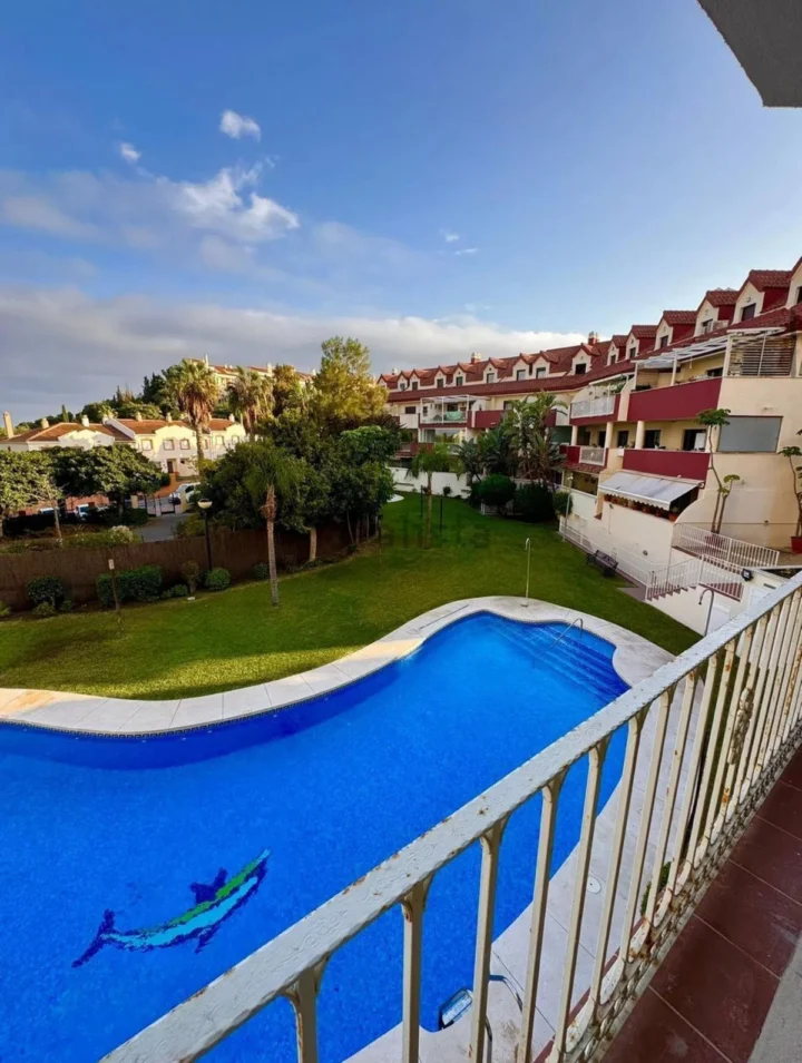 Apartament na środkowym piętrze Torrequebrada