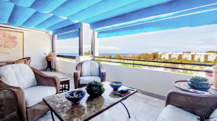 Apartament na środkowym piętrze Puerto Banús