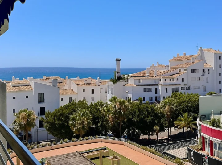 Apartament na środkowym piętrze Puerto Banús