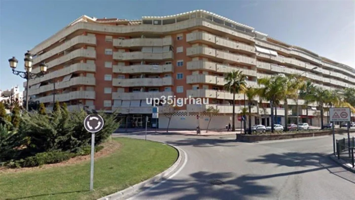 Apartament na środkowym piętrze Estepona