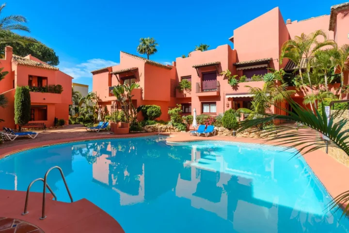 Apartament na środkowym piętrze Elviria