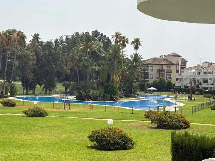 Apartament na środkowym piętrze Mijas Golf
