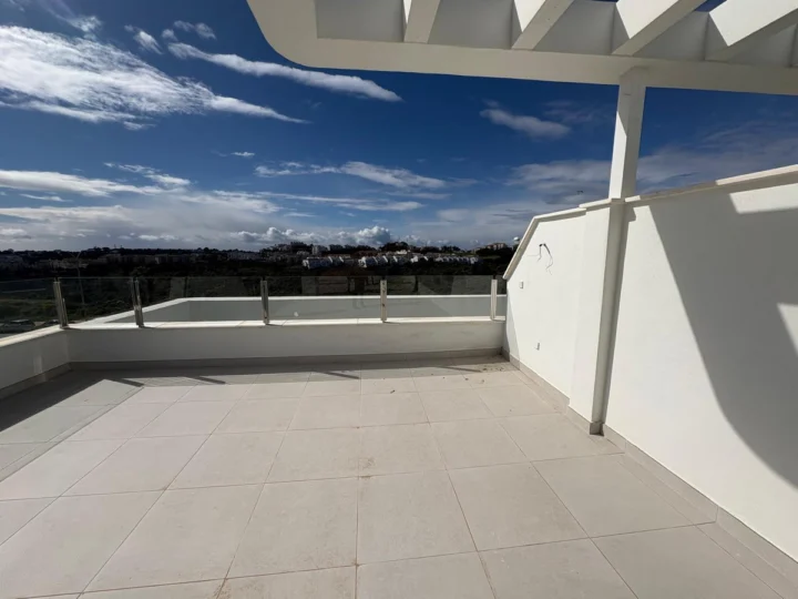 Apartament na środkowym piętrze Campo Mijas