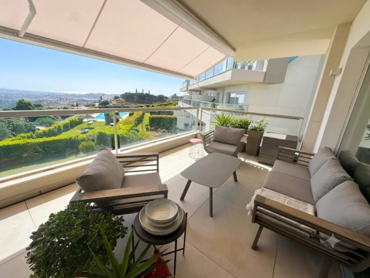 Apartament na środkowym piętrze La Cala Golf