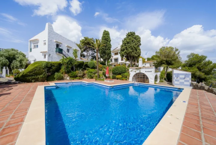 Apartament na środkowym piętrze Benalmadena Costa