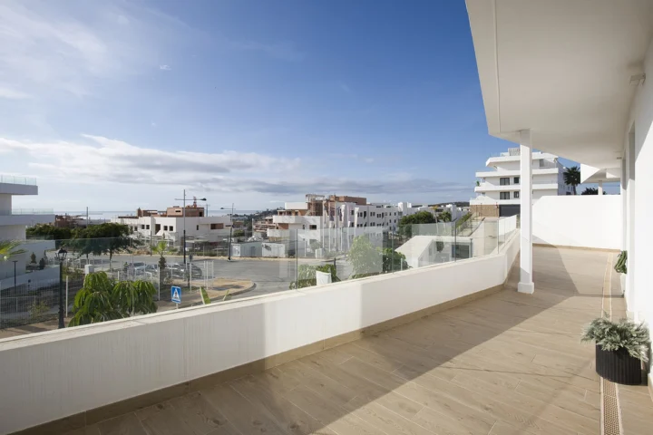 Apartament na środkowym piętrze Estepona