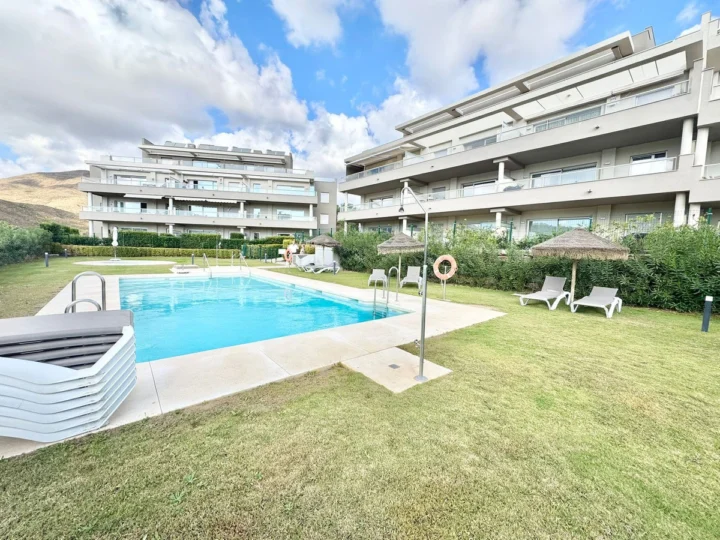 Apartament na środkowym piętrze La Cala Golf