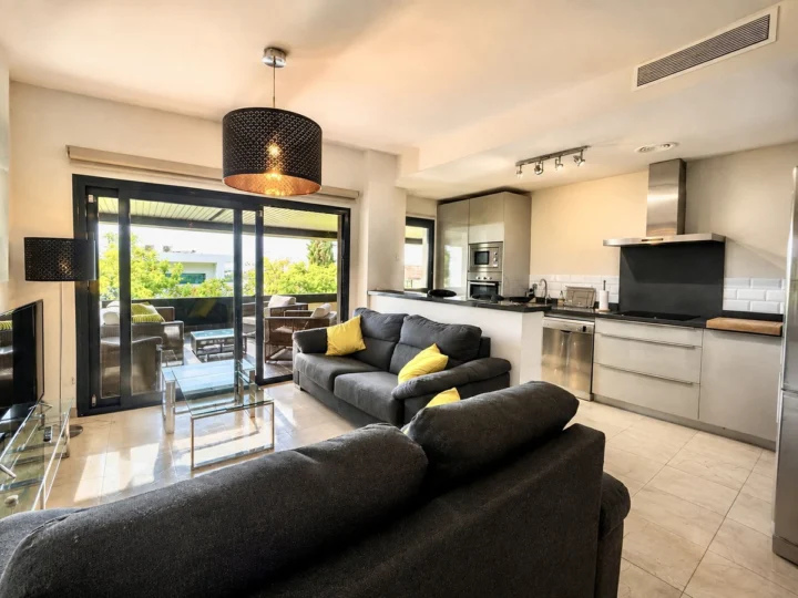 Apartament na środkowym piętrze Los Flamingos