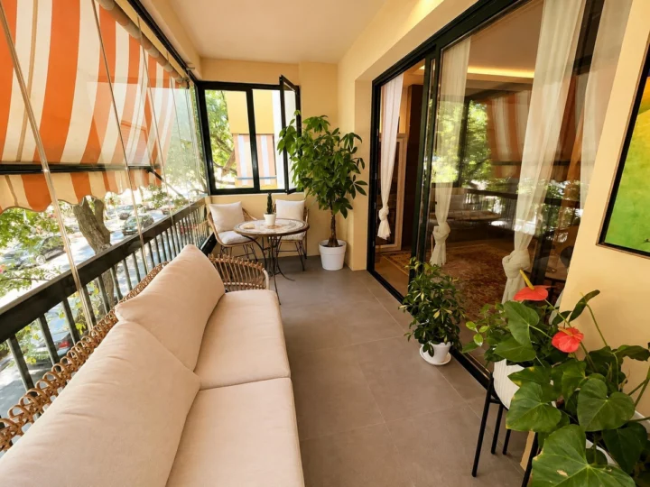 Apartament na środkowym piętrze Estepona