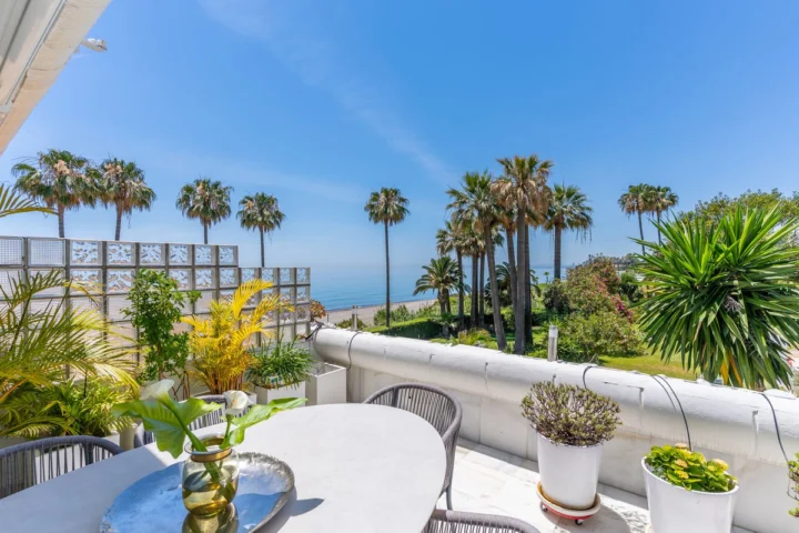 Apartament na środkowym piętrze Estepona
