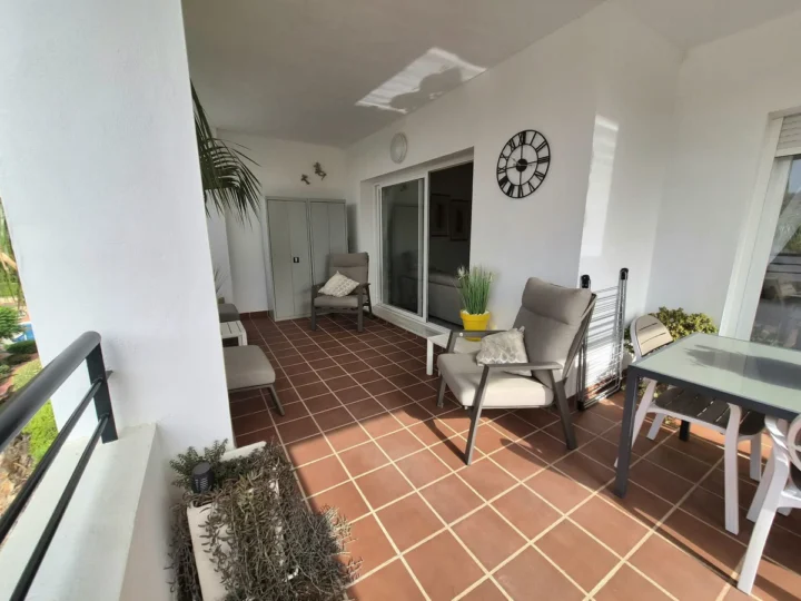 Apartament na środkowym piętrze Alhaurin Golf