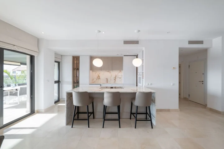 Apartament na środkowym piętrze Los Flamingos
