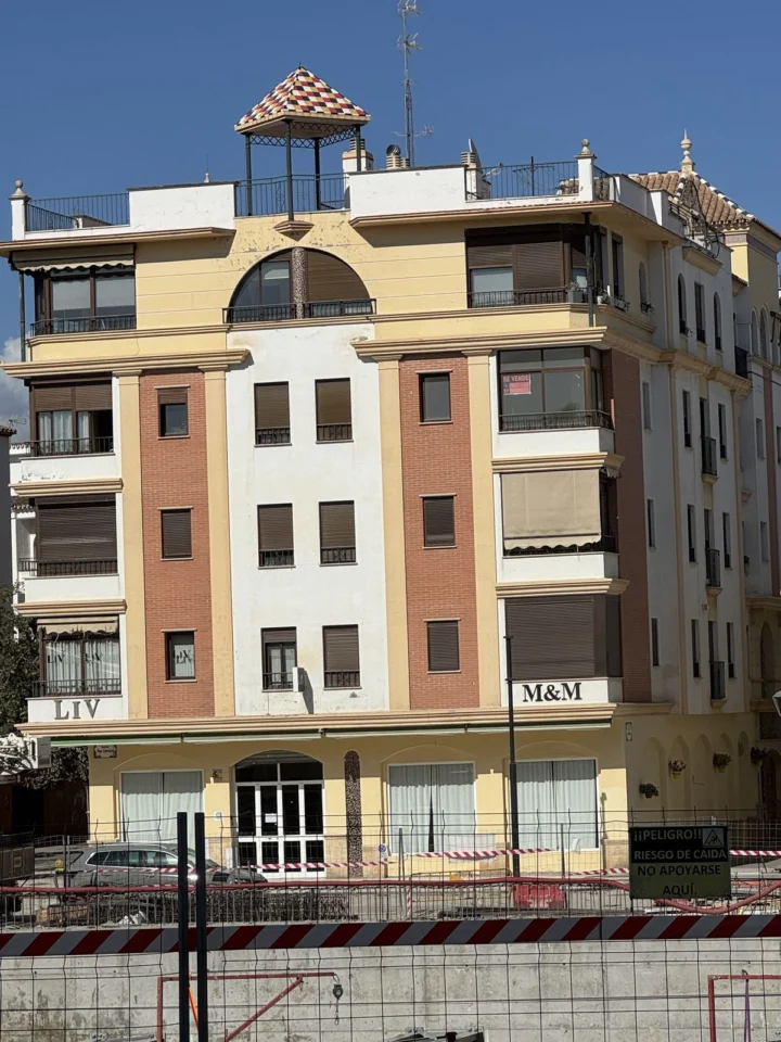 Apartament na środkowym piętrze Estepona