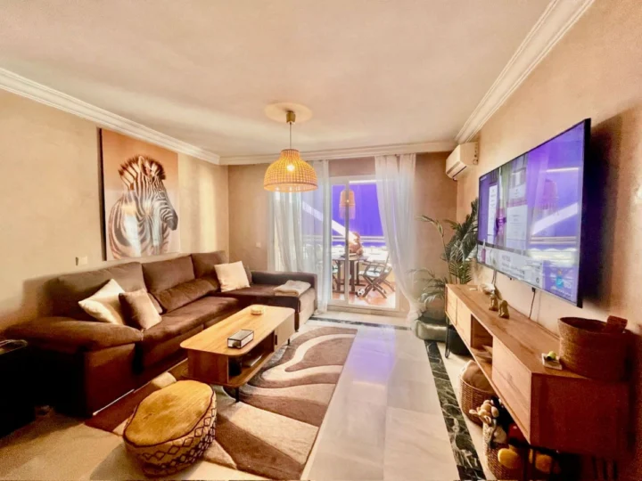 Apartament na środkowym piętrze The Golden Mile