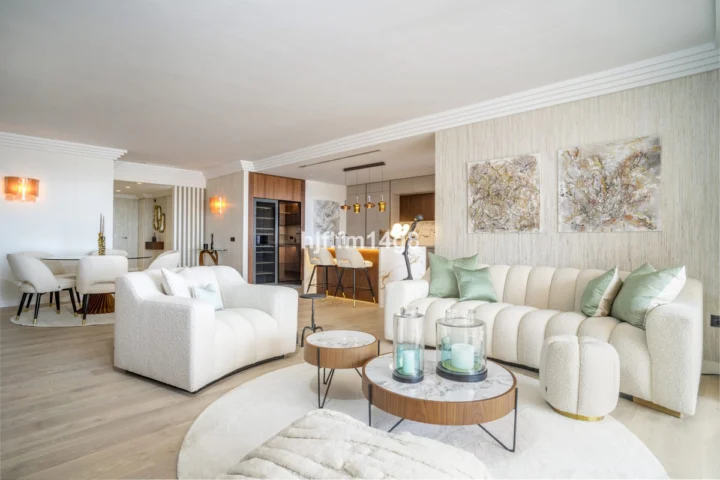 Apartament na środkowym piętrze Nueva Andalucía