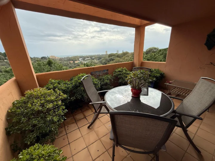 Apartament na środkowym piętrze Elviria