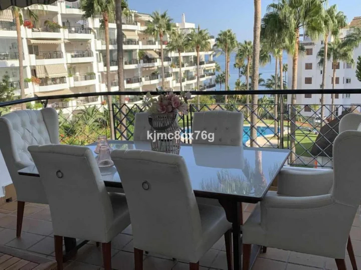 Apartament na środkowym piętrze Calahonda