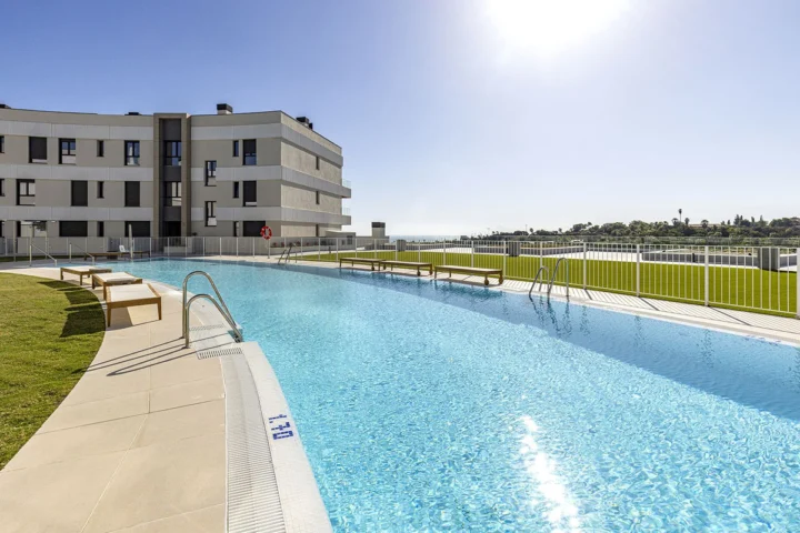 Apartament na środkowym piętrze Estepona