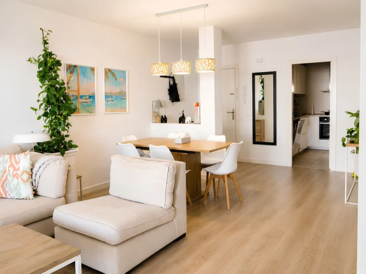 Apartament na środkowym piętrze La Campana