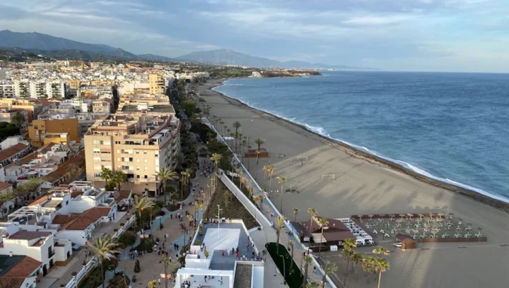 Apartament na środkowym piętrze Estepona
