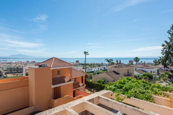 Apartament na środkowym piętrze La Duquesa