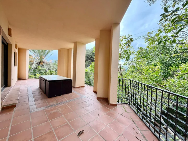 Apartament na ostatnim piętrze Puerto Banús