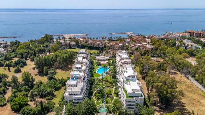 Apartament na środkowym piętrze Puerto Banús