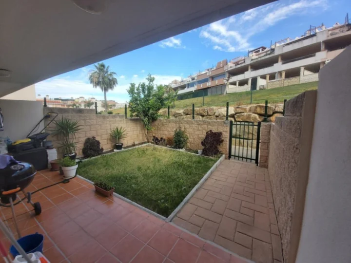 Apartament na środkowym piętrze Doña Julia