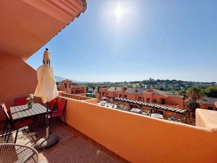 Apartament na środkowym piętrze El Paraiso