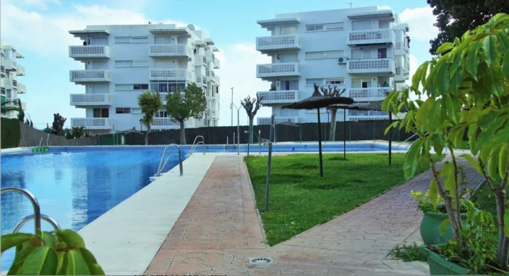Apartament na środkowym piętrze New Golden Mile