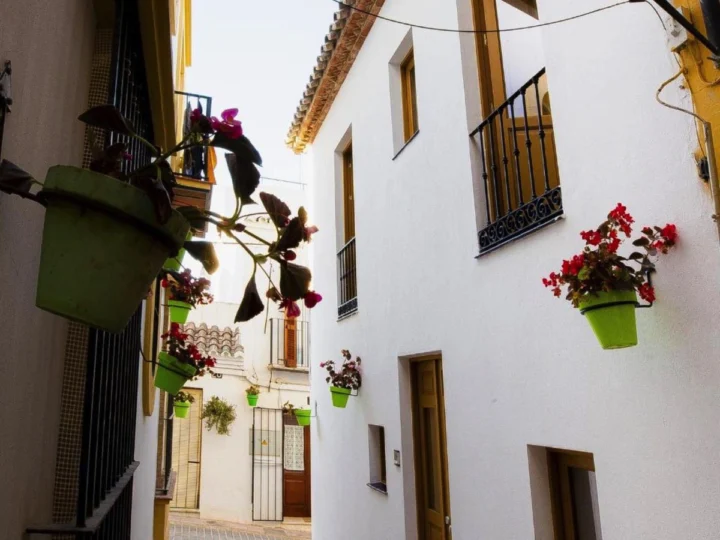 Apartament na środkowym piętrze Estepona