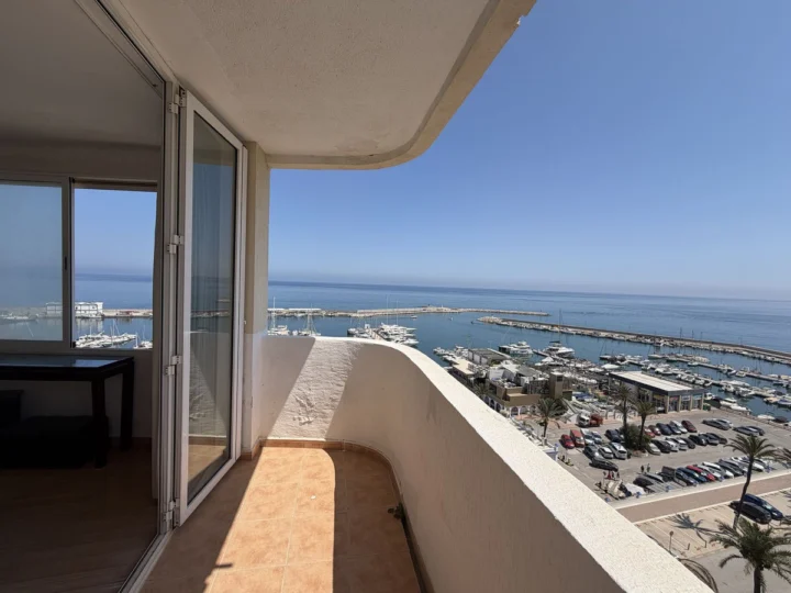 Apartament na środkowym piętrze Estepona