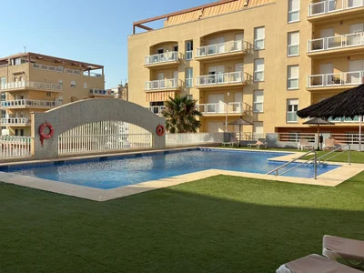 Apartament na środkowym piętrze San Luis de Sabinillas
