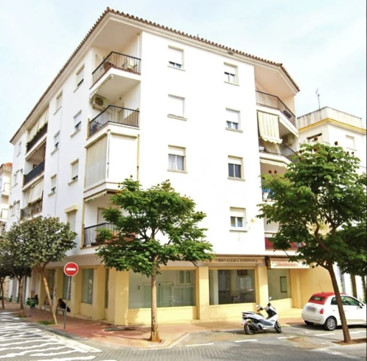 Apartament na środkowym piętrze Estepona
