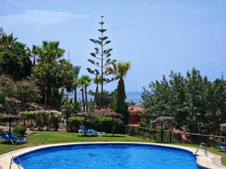 Apartament na środkowym piętrze Reserva de Marbella