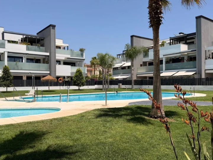 Apartament na środkowym piętrze Caleta de Vélez
